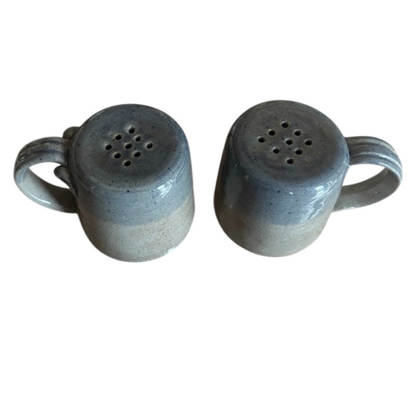 Handmade, Artist Signed Studio Pottery Salt & Pepper Shakers. - Picture 1 of 8